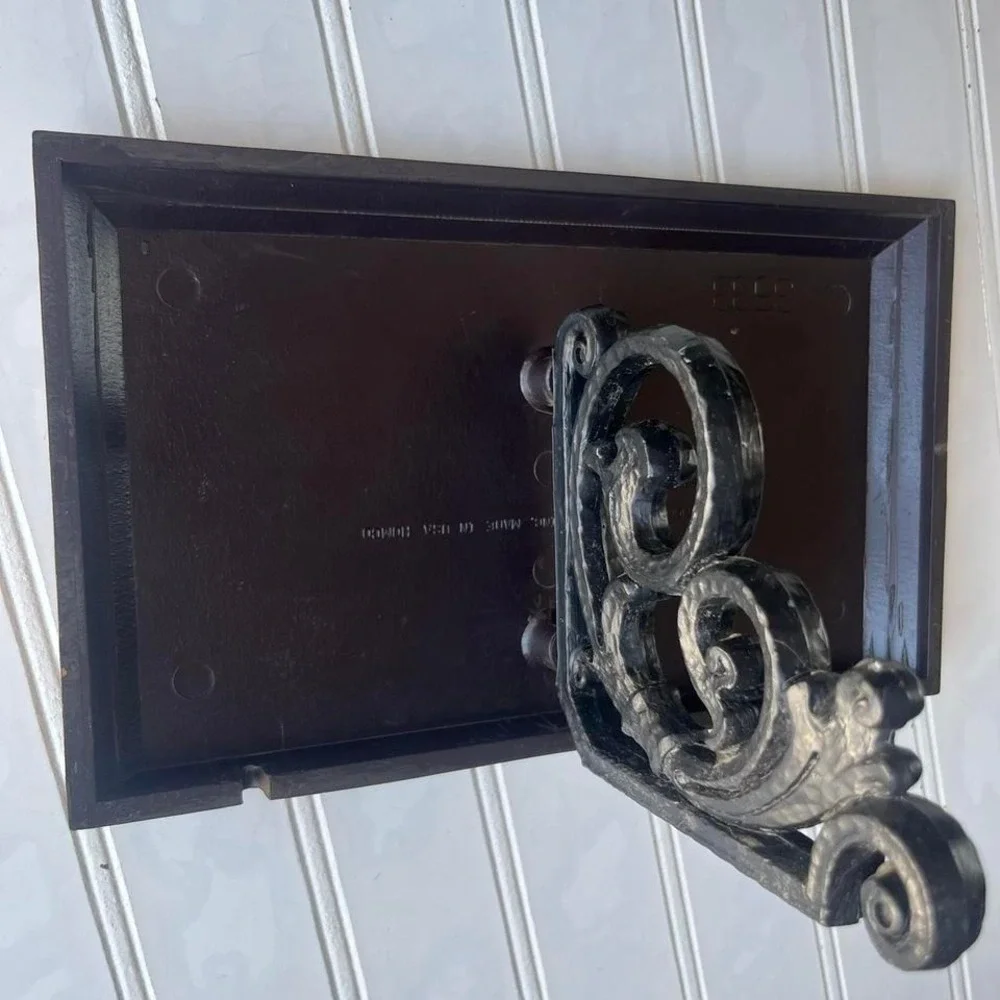 Vintage Faux Wood Wall Shelf with Ornate Bracket – Rustic Farmhouse Decor